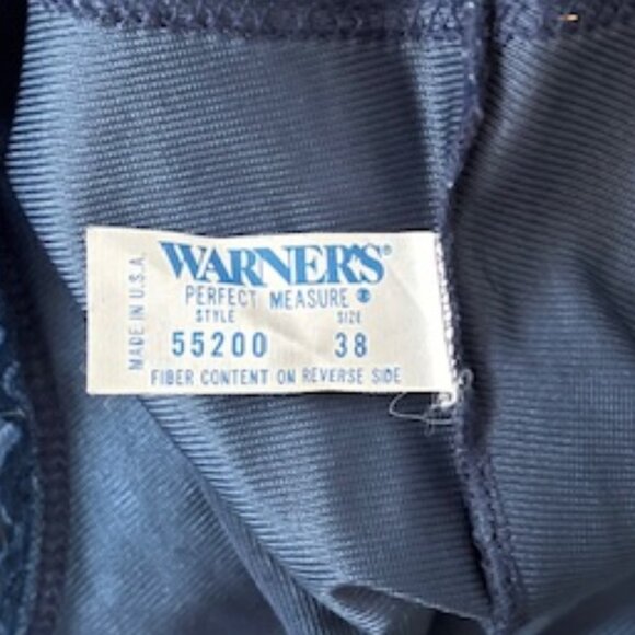 Set of 2 Vintage Warner's Camisole's - Picture 15 of 16